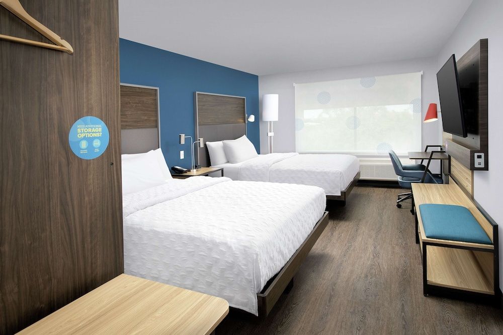 Room, 2 Queen Beds, Accessible, Bathtub (Hearing)