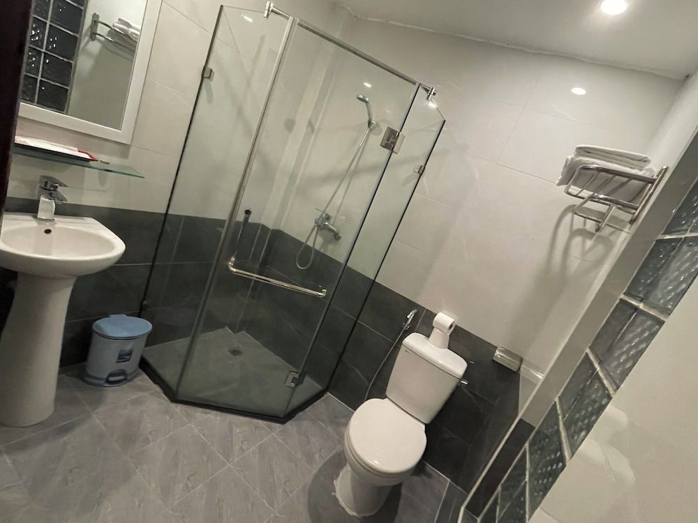 Rising Dragon Estate Hotel Deluxe Double or Twin Room, City View 3