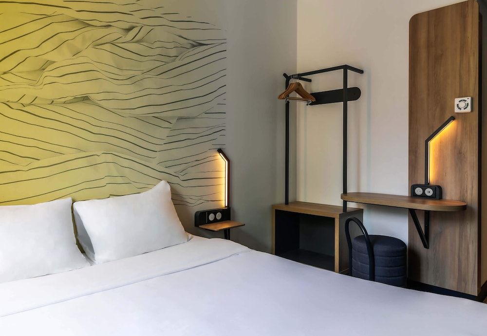 B&B HOTEL Thionville Centre Gare Double Room, Mobility Accessible, Non Smoking 2