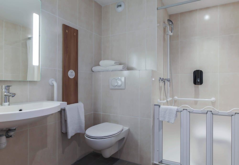 B&B HOTEL Thionville Centre Gare Double Room, Mobility Accessible, Non Smoking 5