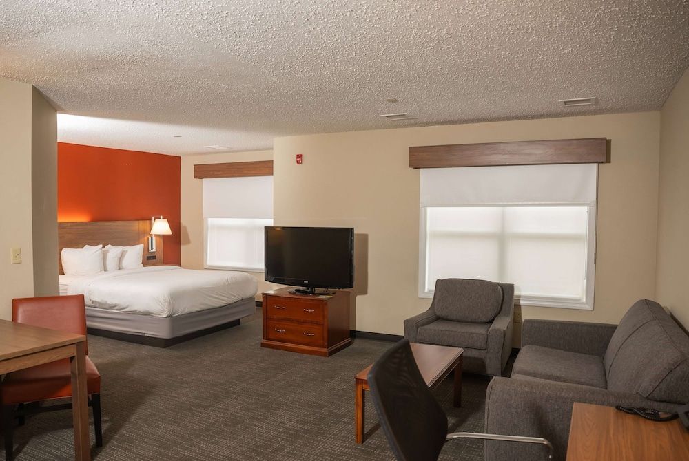Studio Suite, 1 Queen Bed, Accessible, Non Smoking (Mobility)