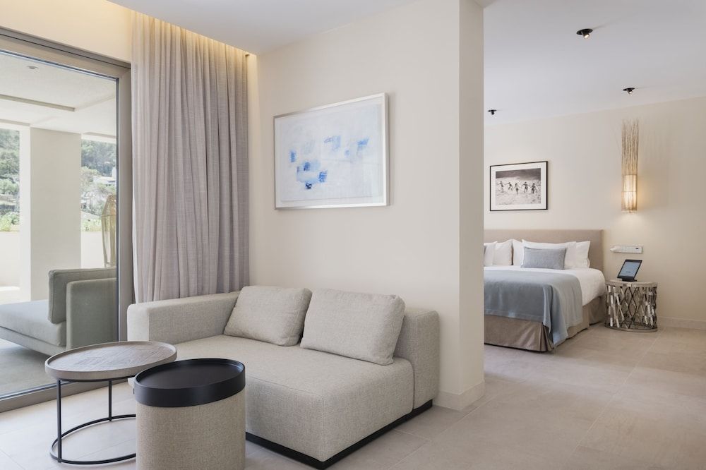 Suite, Private Pool, Partial Sea View