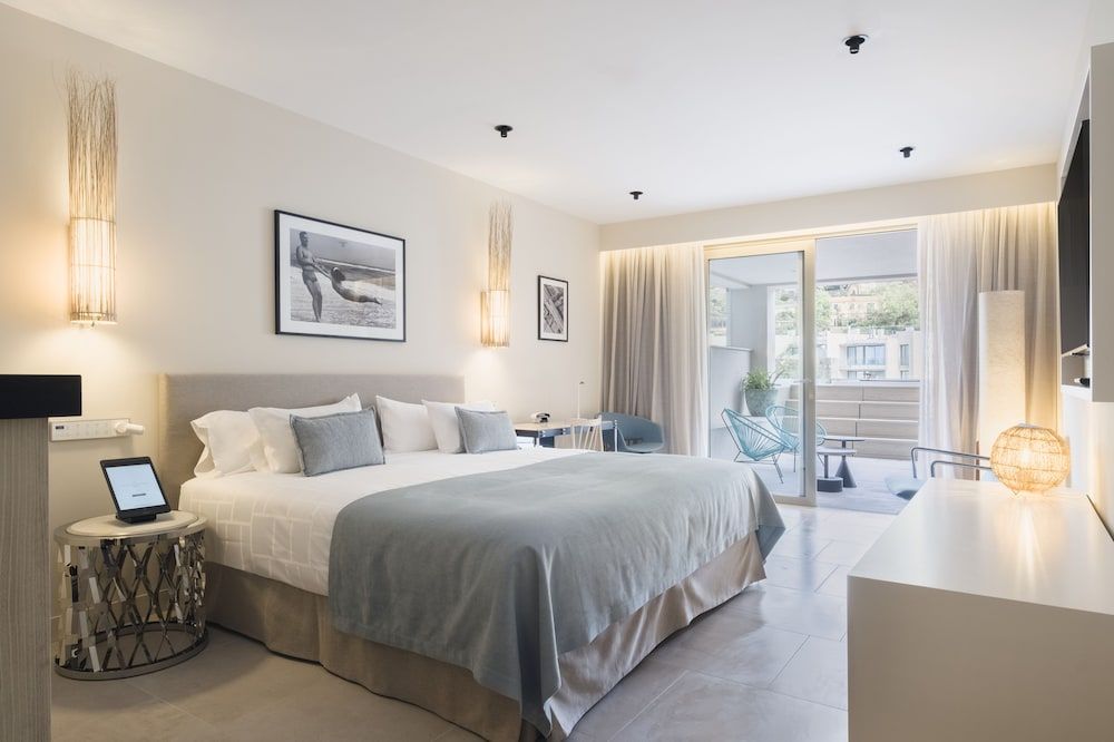 Junior Suite, Jetted Tub, Partial Sea View