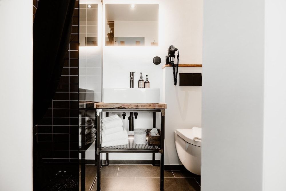 The Hearts Hotel Boutique und Event Resort Deluxe Double Room, Balcony 5