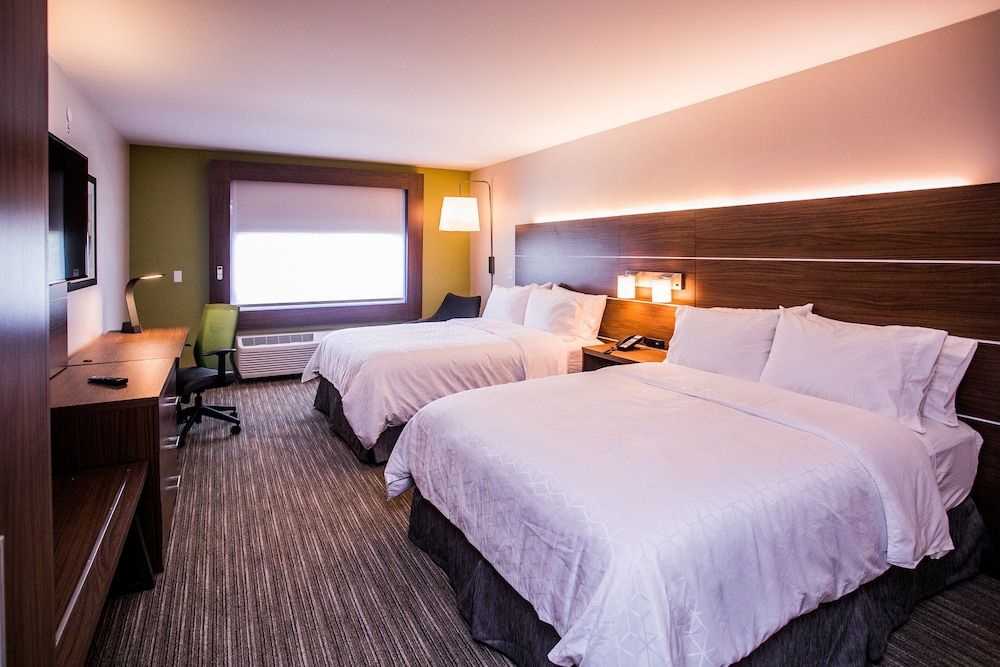 Standard Room, 2 Queen Beds (Extra Floor Space)