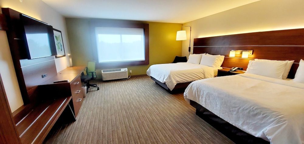Standard Room, 2 Queen Beds (Extra Floor Space)