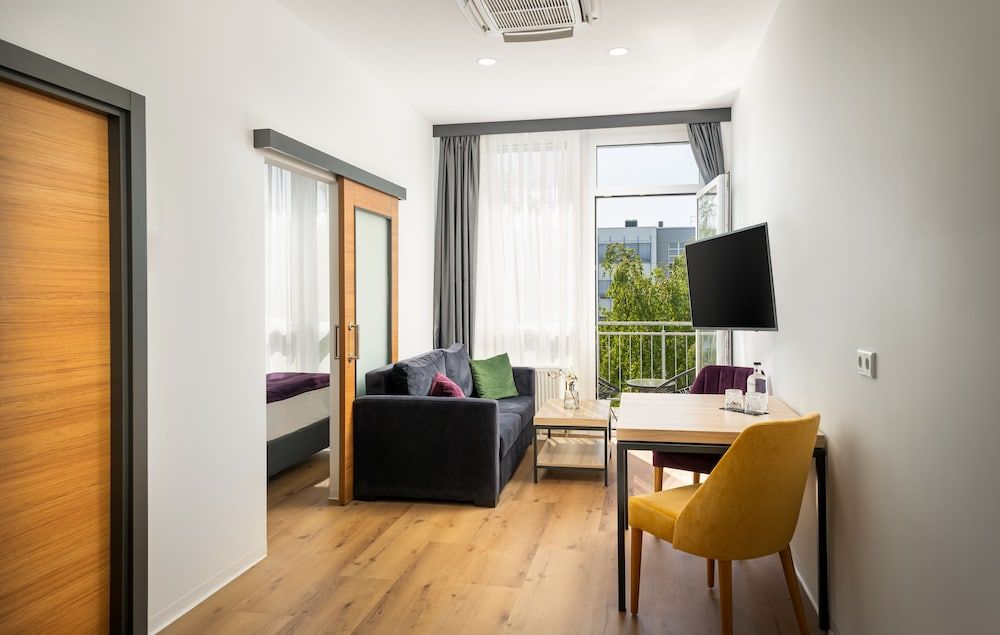 DIWOTEL by Trip Inn Frankfurt Airport Dreieich Deluxe Apartment, Balcony 4