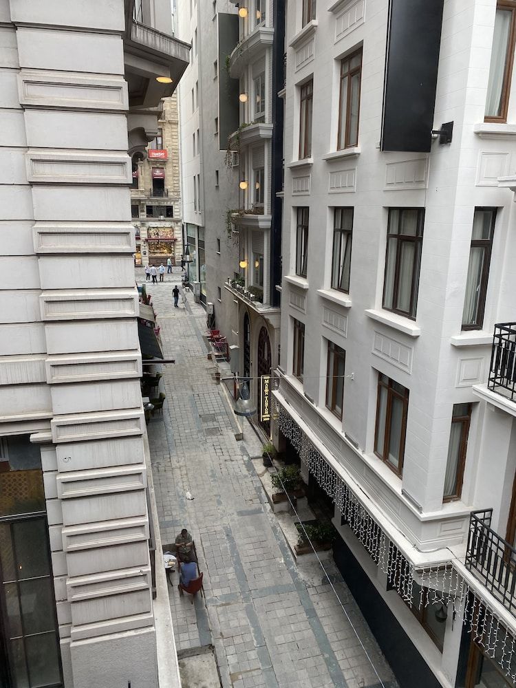 Taksim Yazici Residence Deluxe Double Room, City View 5