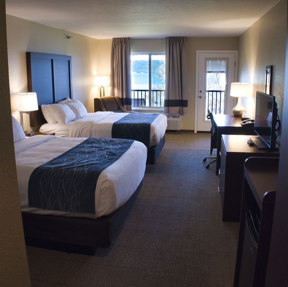 Standard Room, 2 Queen Beds, Non Smoking (Lakefront)