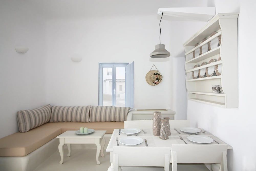 Palmariva Villas Superior Villa with Hot Tub (Ground Floor, view to the sharing pool)