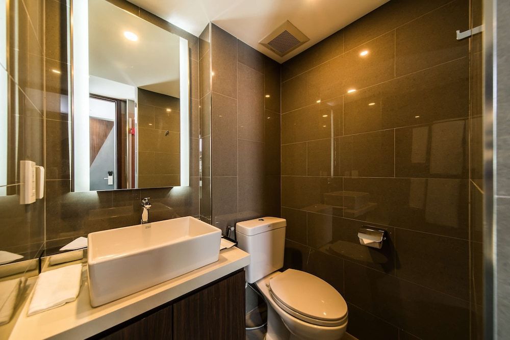 Vib Best Western Sanam Pao Superior Room, 1 King Bed, Non Smoking 9