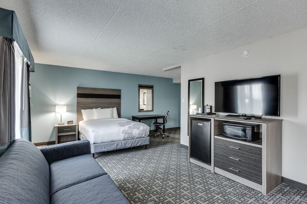 Suite, 1 King Bed, Non Smoking