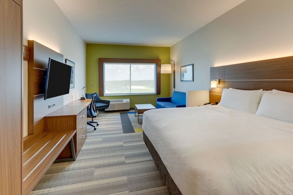 Suite, 1 King Bed, Accessible (Communications)