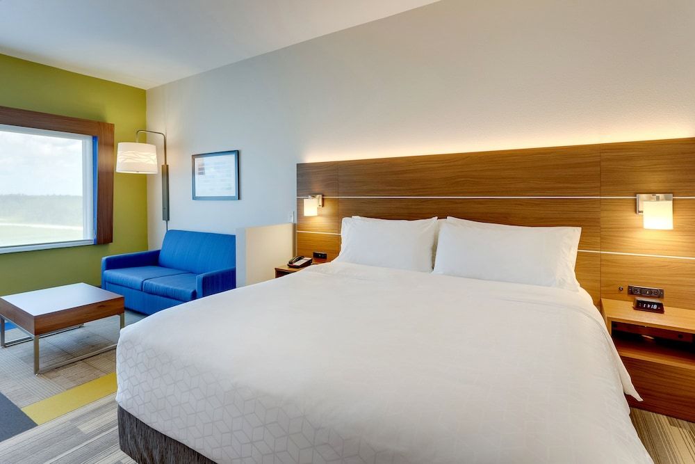 Suite, 1 King Bed, Accessible (Communications)