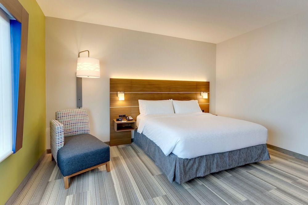 Standard Room, 1 King Bed, Accessible (Communications)