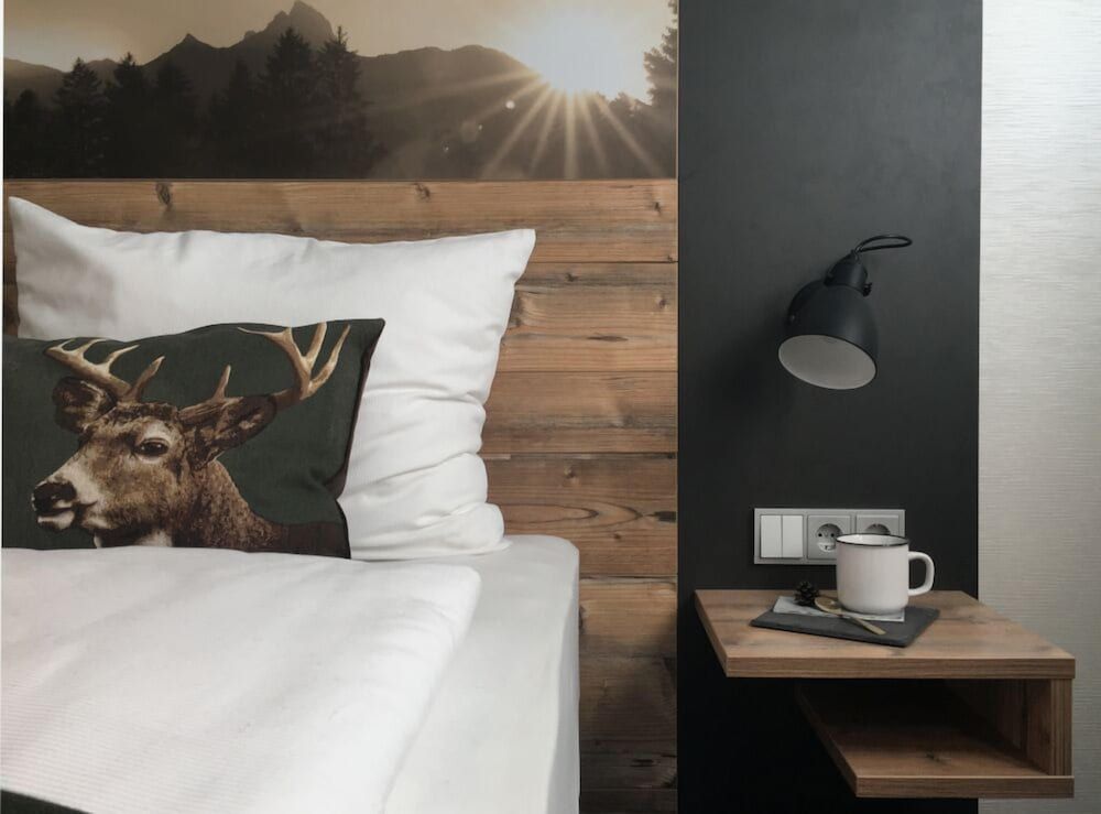 HomeHotel Salzberg Triple Room 2