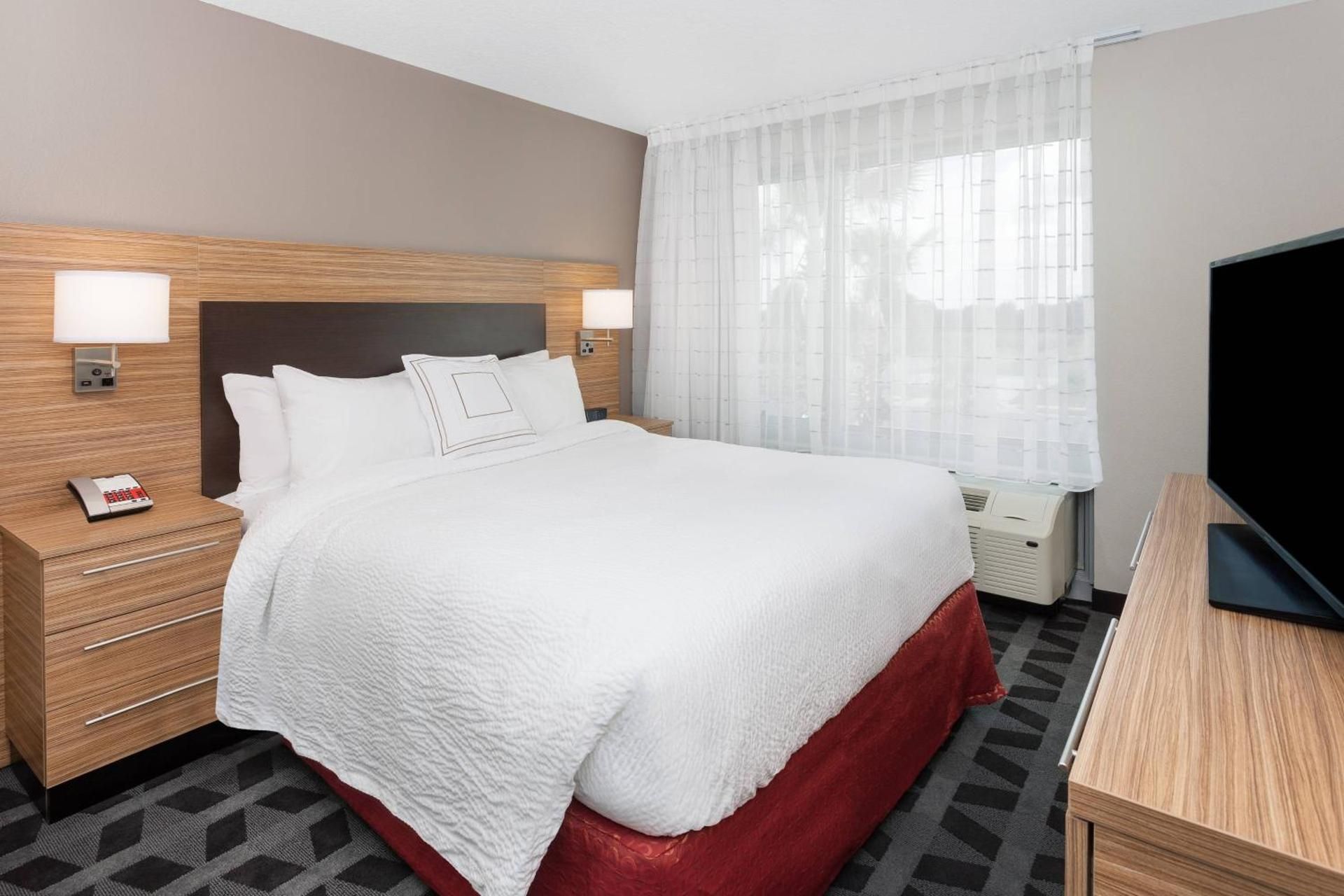 One-Bedroom Queen Suite with Sofa Bed and Roll-in Shower - Mobility and Hearing Accessible