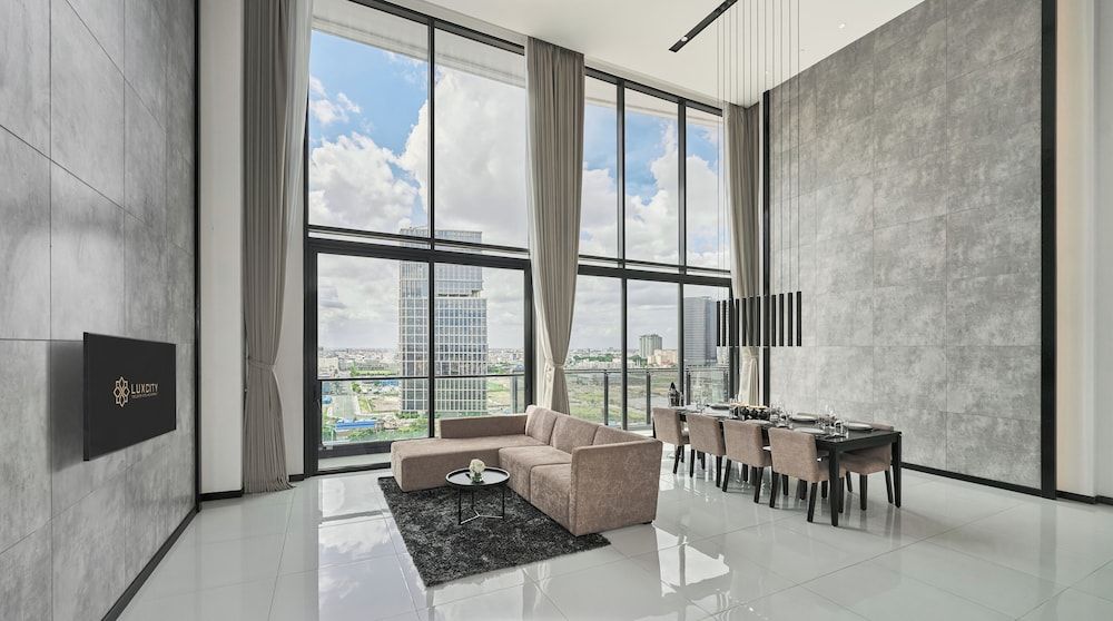 Luxcity Hotel & Apartment