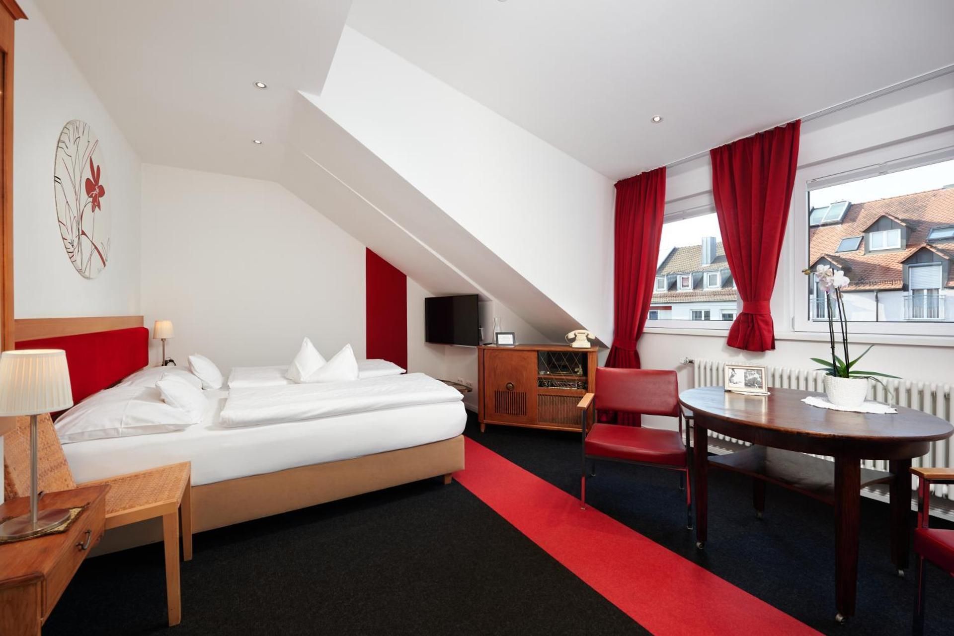 Triple Room