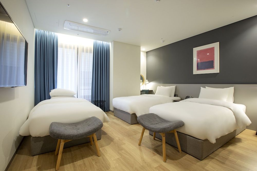 Hotel Arte Triple Room, 3 Twin Beds 2