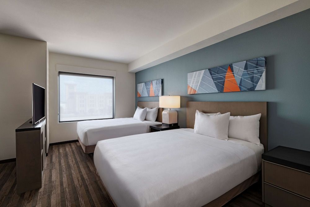 Studio Suite (2 Queen Beds with Sofa bed)