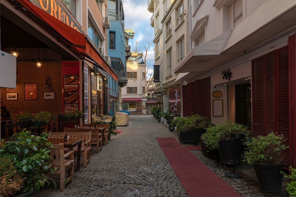 undefined Feri Suites 8