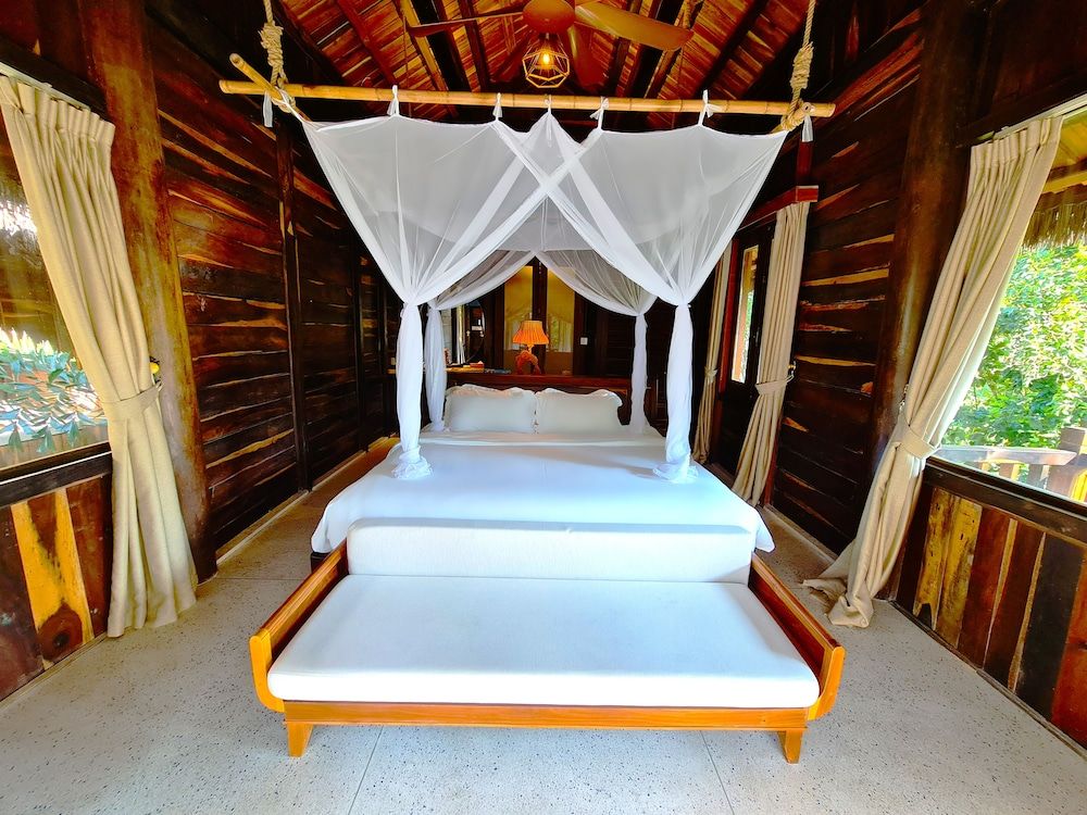 Ocean Bay Phu Quoc Resort and Spa Jungle Bungalow King