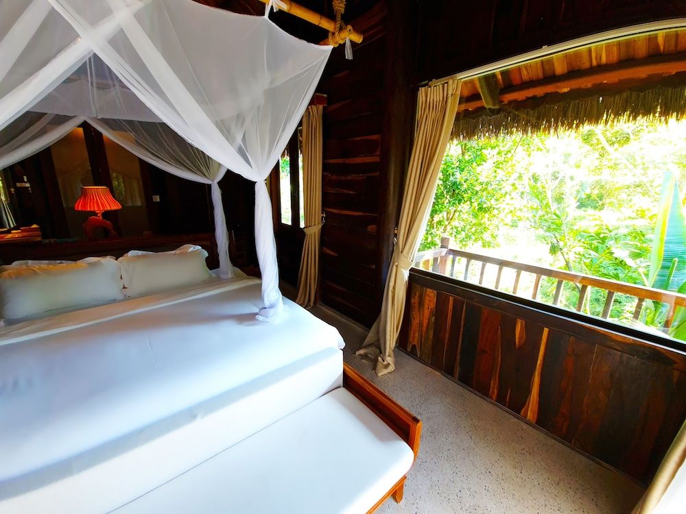 Ocean Bay Phu Quoc Resort and Spa Jungle Bungalow King 2