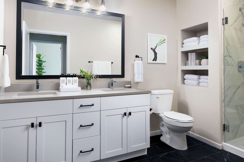 Sentral Old Town Apartment, 1 King Bed 10