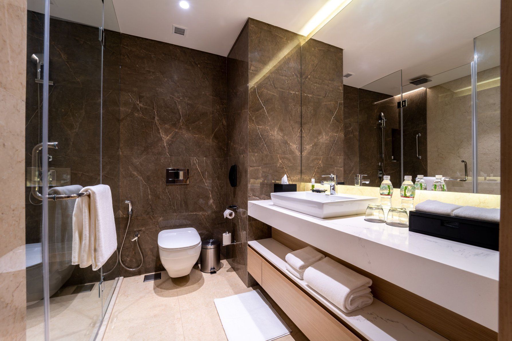 Courtyard Vadodara Deluxe Guest room, 2 Twin, City view 2
