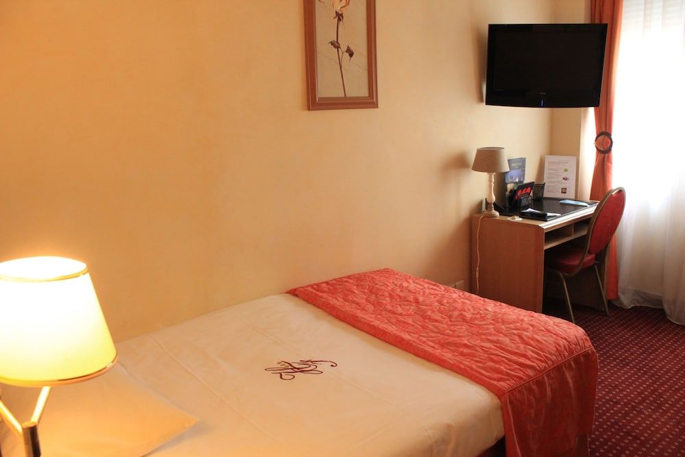 undefined Hotel Foch 4
