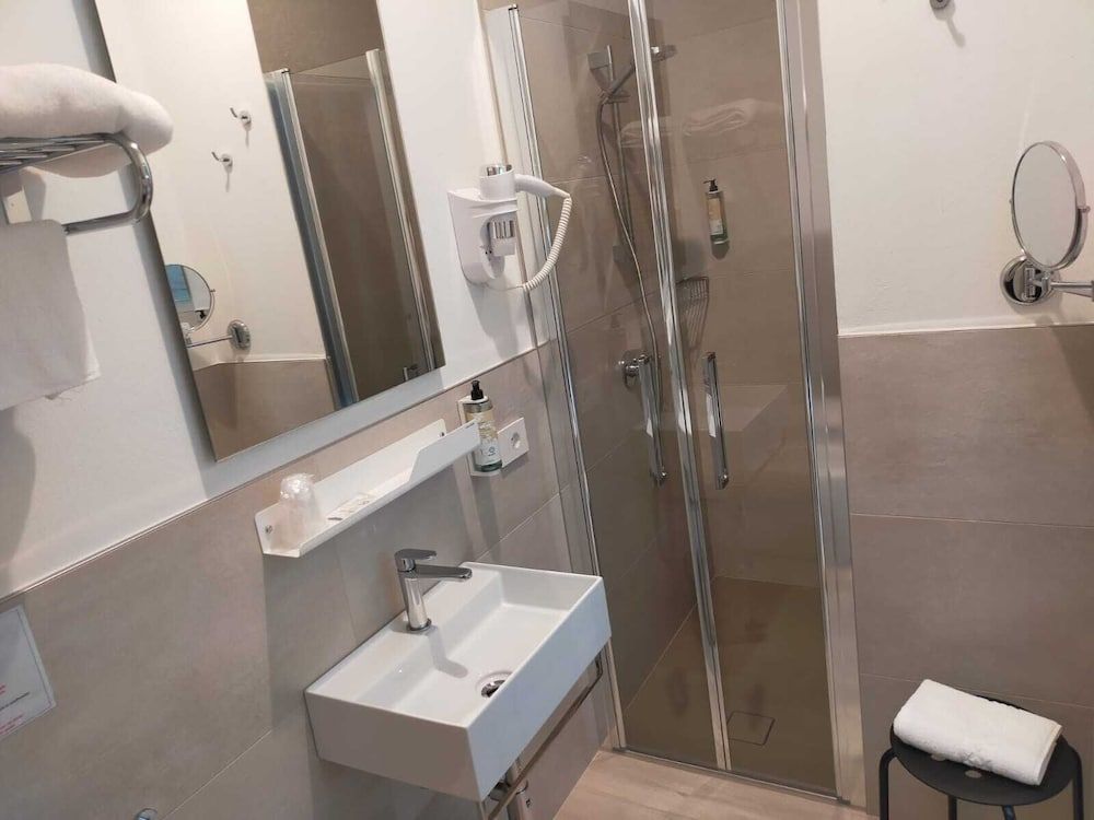 Maritan Hotel & Spa Economy Double Room 3