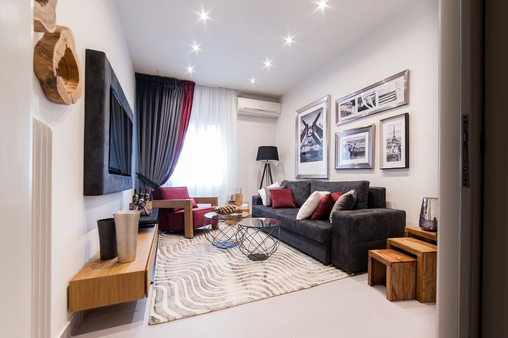Deluxe Apartment, Backyard View