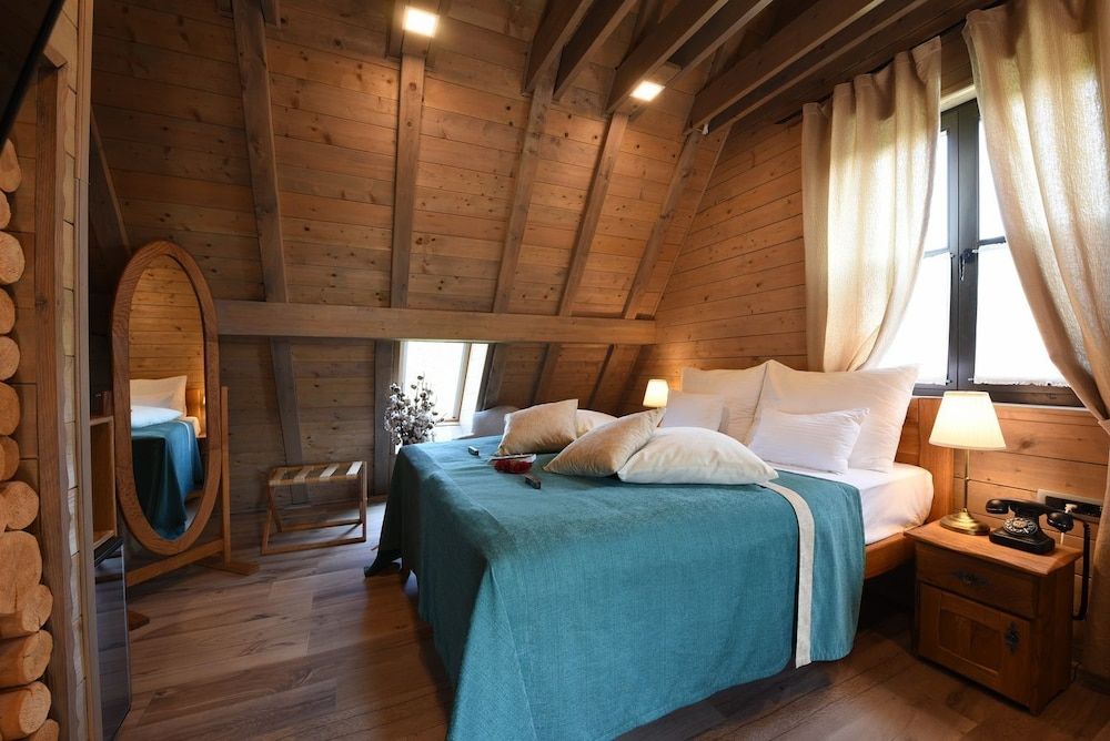 Deluxe Triple Room, Hot Tub (D3HT)