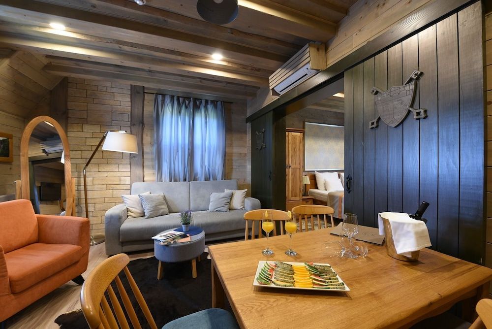 Ethno Houses Plitvica Selo Deluxe Deluxe Suite (2 Hot Tubs, DS2HT)