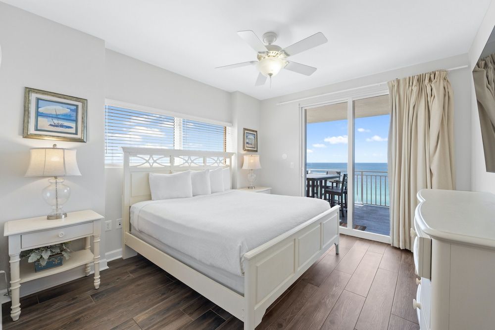 Condo, 2 Bedrooms, Ocean View (907W)
