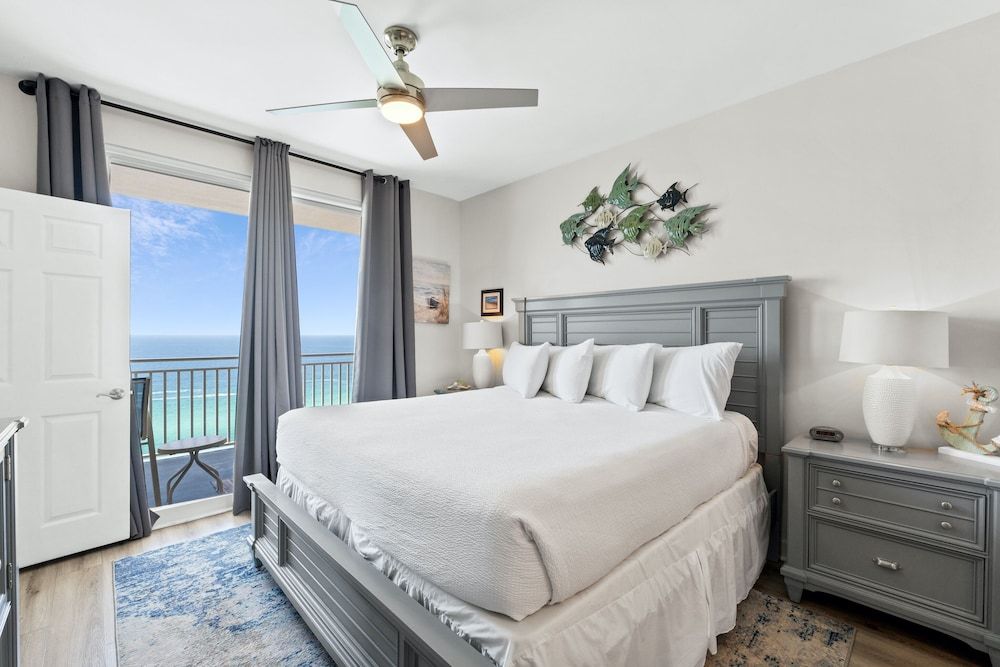 Condo, 2 Bedrooms, Ocean View (1406E)