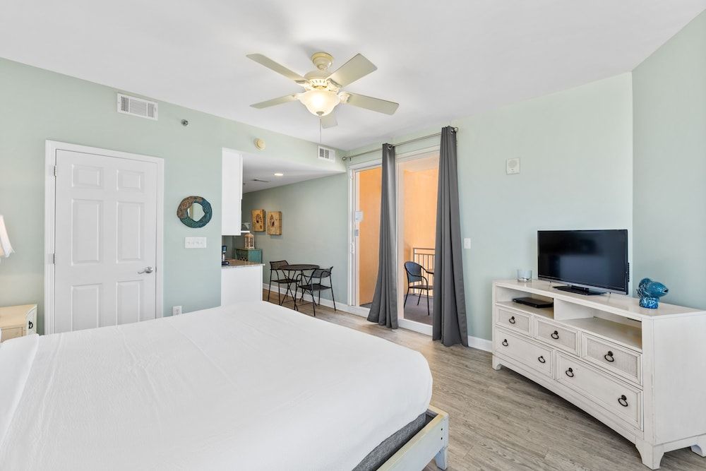 Studio, Ocean View (601E-A)