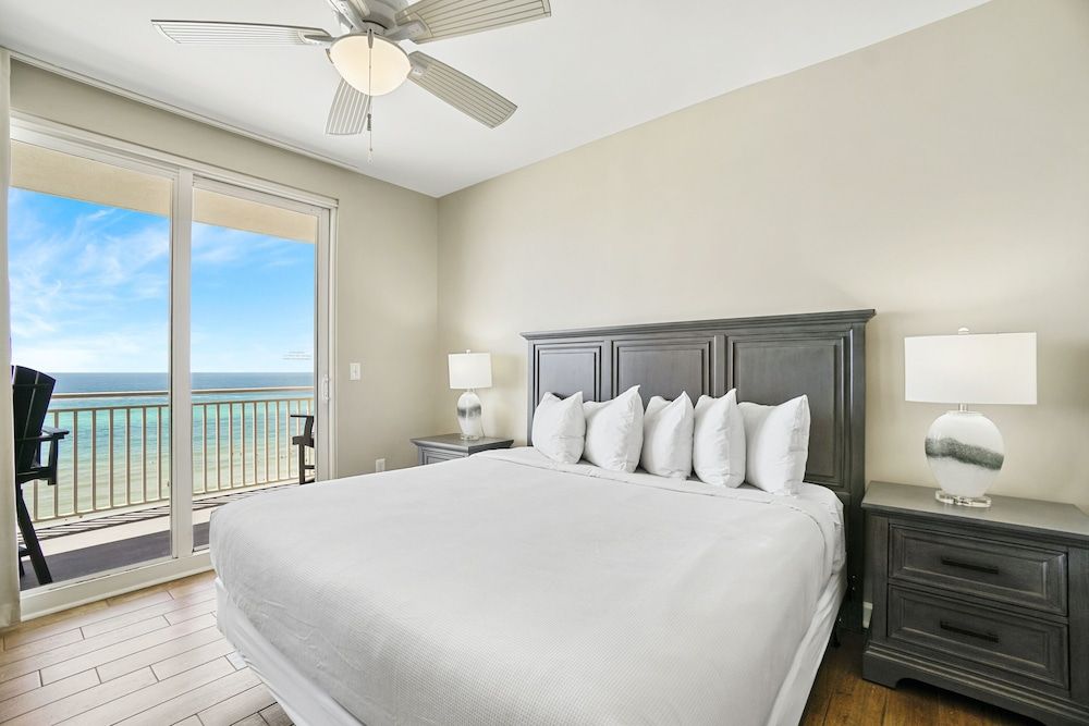 Condo, 2 Bedrooms, Ocean View (406E)