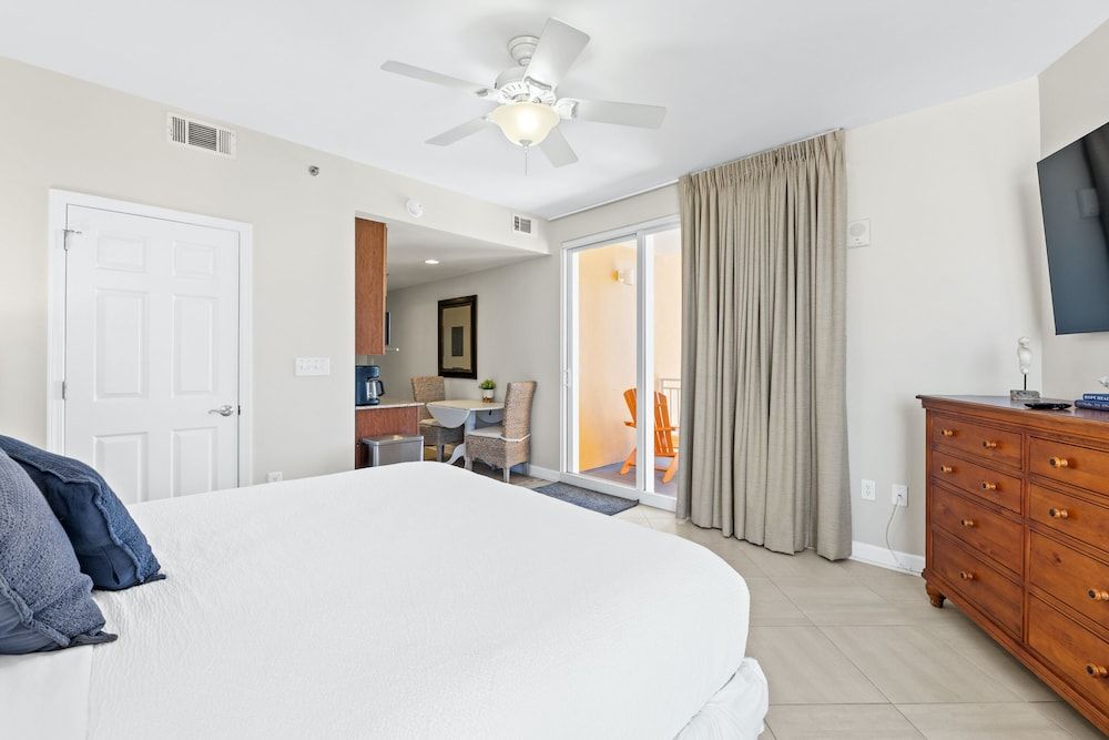 Condo, 3 Bedrooms, Ocean View (901E)