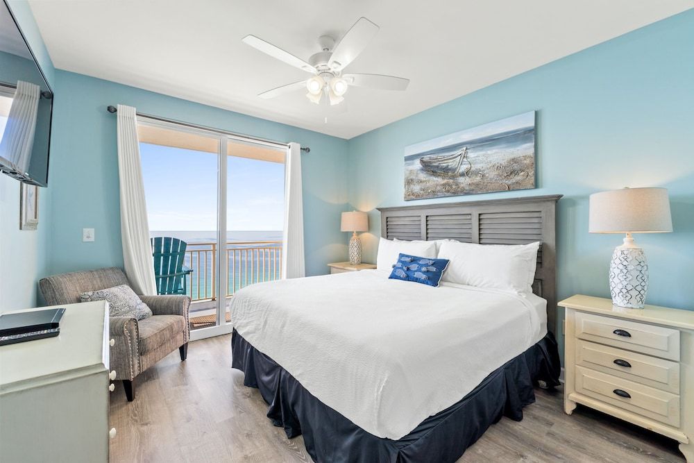 Condo, 2 Bedrooms, Ocean View (1707W)