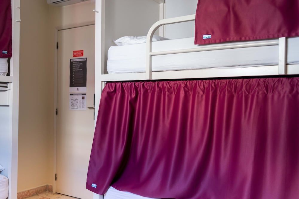 Sant Jordi Hostels Lisbon Standard Room, Mixed Dorm, Shared Bathroom (4 People)