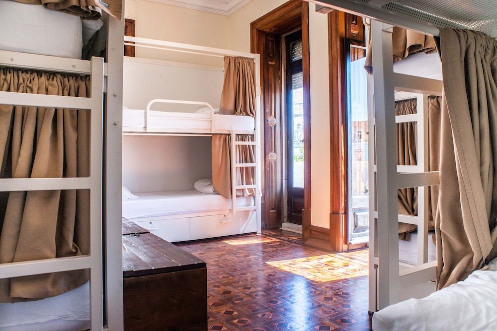 undefined Sant Jordi Hostels Lisbon