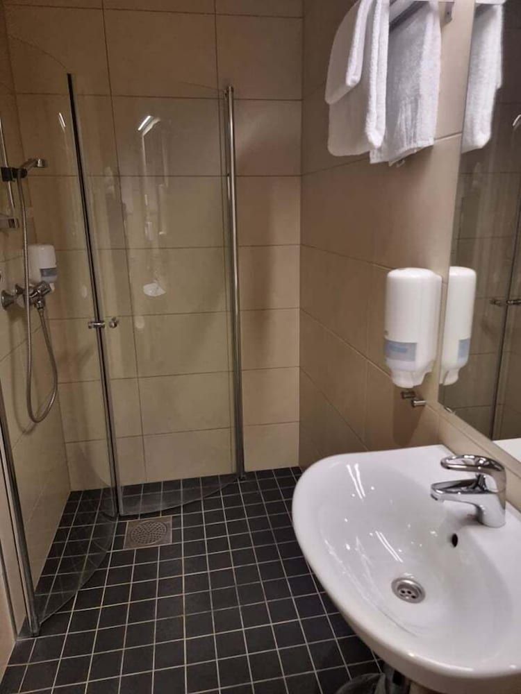 Basic Twin Room
