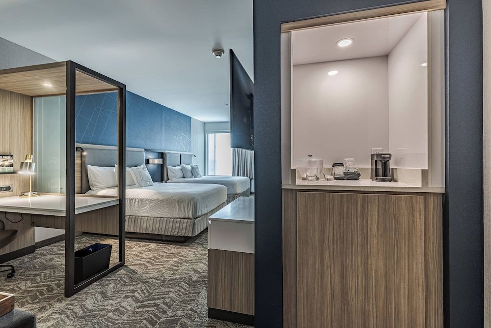 Suite, 2 Queen Beds, Non Smoking
