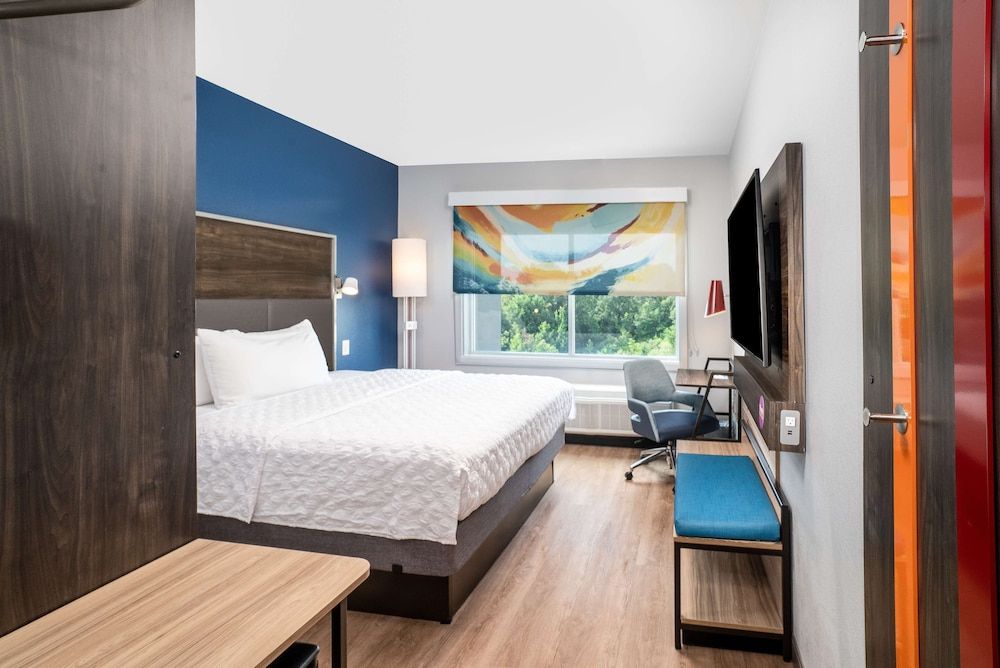 Room, 1 King Bed, Accessible (Hearing)