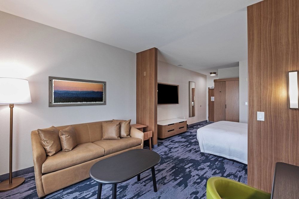 Studio, 1 King Bed with Sofa bed (Mobility Accessible, Tub)