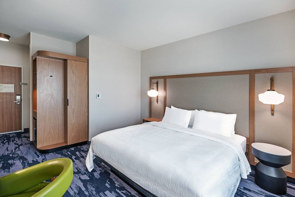 Room, 1 King Bed (Hearing Accessible)