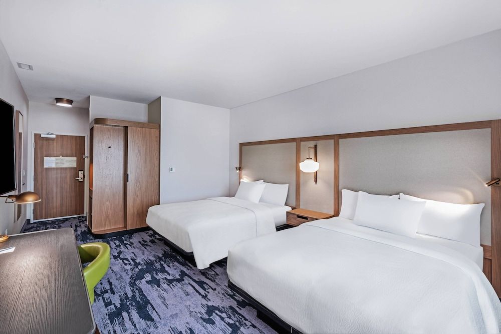 Room, 2 Queen Beds (Mobility/Hearing Accessible, Tub)