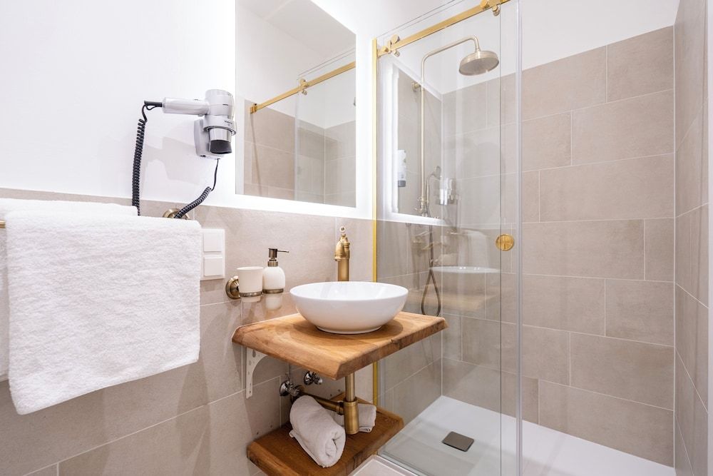 Aviano Boutiquehotel Double Room (5th and 6th Floor) 5